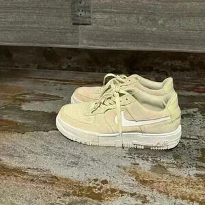 Nike Platform Shoes Light Green US Women’s 9.5 Like New
